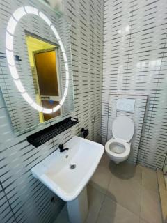 Luxury Beachside Villa 4BR WiFi Free Parking - 8