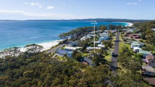 Seahorse - 4BR home moments to Hyams Beach - 7