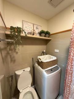 Twin Bed 1BR w Balcony with WiFi Netflix at Shore2 T1 near MOA and NAIA Airport - 8