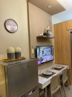 Neo-Classic 1BR with WiFi Netflix at Shell Res near MOA and NAIA Airport - 7