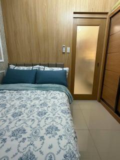 Neo-Classic 1BR with WiFi Netflix at Shell Res near MOA and NAIA Airport - 6