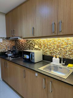 Neo-Classic 1BR with WiFi Netflix at Shell Res near MOA and NAIA Airport - 1