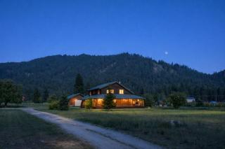 Alpine Acres Lodge by NW Comfy Cabins - 8