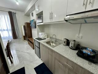 T1-706 Casa Mira Towers Guadalupe - 0