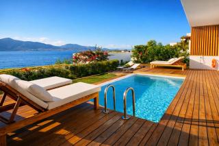 Villa Rika Seaside Villa, Pool, 3 Bedroom Near Promenade - 0