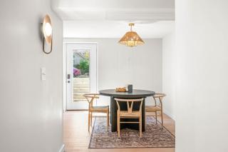 Luxury Garden Suite w/Sauna steps from Downtown - 9