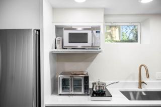 Luxury Garden Suite w/Sauna steps from Downtown - 5