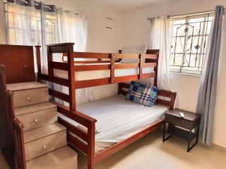 1Dom Rep - Huge cozy 3 bedrooms - close to all transportation Jacobo Majluta - Residencial Paradise V Colina Arroyo 1 - 2