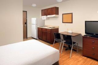 WoodSpring Suites San Antonio Fort Sam - 4