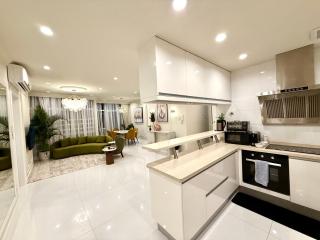 Prime 4BR in BGC, Walk to High Street - 9