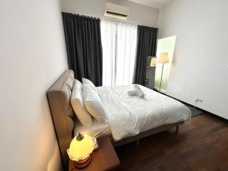 Relaxing Bathtub Stay - Silverscape Residence - 9