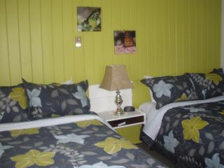 Piccadilly Motel - Radium Hot Springs - 2