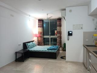 Happy Homes Hospitality - Cozy Homestay Studio Apartment at Hiranandani Estate Thane with stunning Lake Facing Skyscraper view - 0