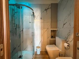 Attom rooms - 6