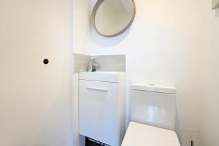 Stylish Bakewell apartment -walk to cafes and river - 2