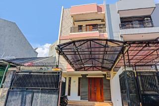 Hotel O J&b Rooms Tomang - 4