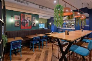 Travelodge Birmingham Fort Dunlop - 9