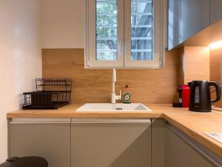 Elegant Living in Glyfada Center - 9