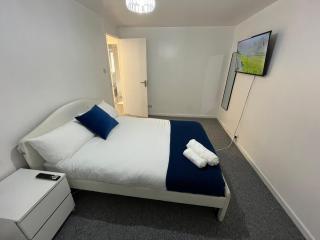 3 bedroom Luxurious Property - 7