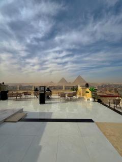 The Sharp Pyramids Hotel - 7