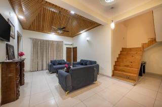 A Holidays Villa l Pet friendly & Serviced Villa I Open Air Lawn & Plunge Pool I Bonfire I Dance I Music I Full Party I Kasauli By Exotic Stays - 3