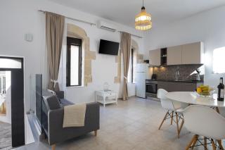 J & I Rooftop Retreat - 9