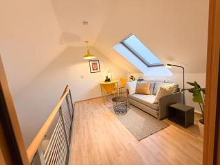 Zentrale, designer Maisonette Wohnung, 2 Schlafzimmer, Galerie und Wohnzimmer mit Schlafsofa, kinderfreundlich, Smart TV - 6