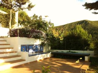 Independ room in villa with views 2 - 3