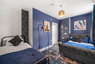 Spacious 5-Bed Canterbury Retreat - Sleeps 14 - 4 Baths - 6