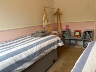 Lansdowne - Charmouth Sea Retreat - 6