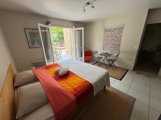 Studio Lumineux avec jardin & piscine à Vaison la Romaine - 7