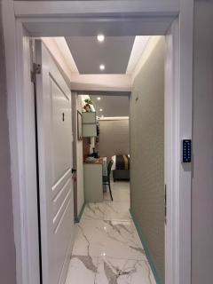 Modern Compact Studio Near Metro Station - 3