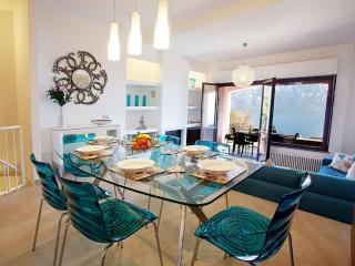 Apartment Bella Vista In Mezzegra with POOL sleeps 6- by Italian Apartments - 9