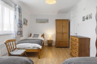 Beach House & Garden in St Merryn Private Parking - 3