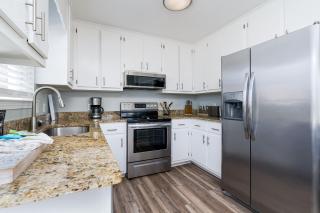 Blue Lagoon at Little Lagoon Resort by Youngs Suncoast - 4