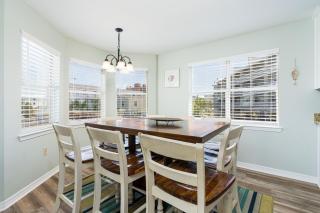 Blue Lagoon at Little Lagoon Resort by Youngs Suncoast - 5