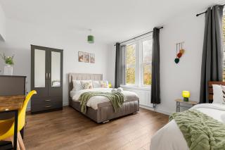 Stylish & Spacious Home in the Heart of Leeds - 4