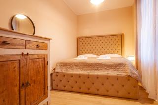 Read Host Profile # Beige - 1