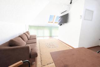 City Center Parliament Apartments - 4