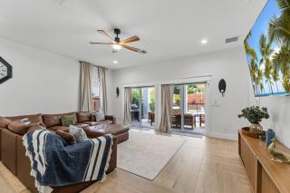 Peacock Palace Brand New Heated and Chilled Pool Golf Gym - 3