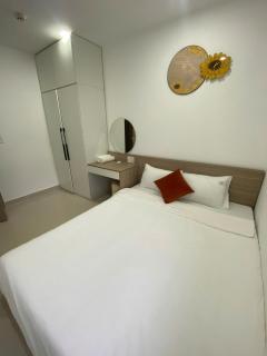 Hue Oi 5 Homestay - Spacious 2-Bedroom Apartment with Balcony & Pool - 5