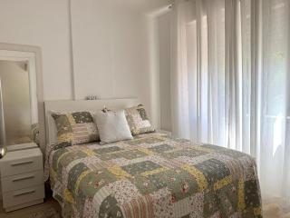 Modern and great location with parking space in J Lindóia - 4