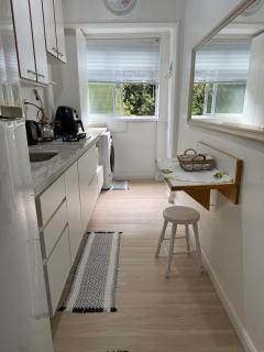 Modern and great location with parking space in J Lindóia - 2