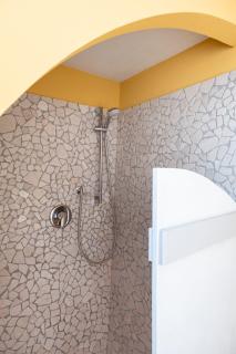 Trilocale a 350 metri dal mare con posto auto e doccia esterna - 1