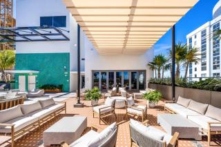 Luxury Studio in DTW Miami - Rooftop Pool - 7