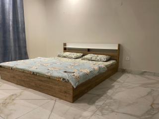 Fully Refurbished Air Conditioned Room - 0