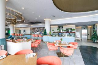 Waterfall Ellipse-4014 Opulent Apartment - 5