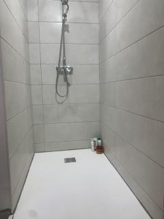 Grande chambre confortable - 8