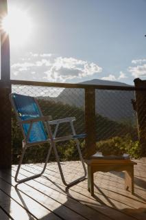 Casa Mohini Refúgio nas montanhas de Teresópolis Quarto com deck rede suspensa lareira cachoeira e piscina - Teresópolis - 4