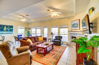 1 Mi to Beach! Waterfront Corpus Christi Getaway - 7